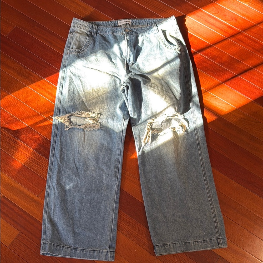 Plus Women’s Distressed Jeans